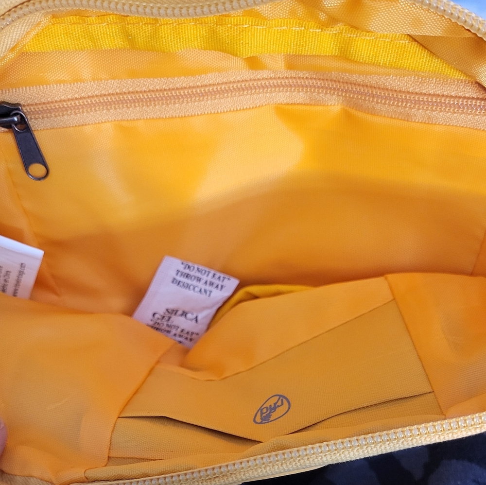Travelon Coastal RFID Waist Bag - Picture 6 of 9